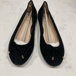 NWT FRENCH SOLE NEW YORK Margot Black Suede Ballet Flats Sz 8M